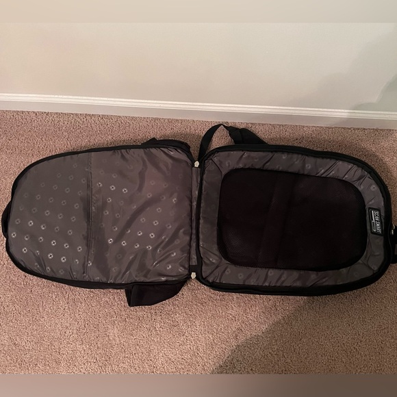 SwissGear 1271 Scansmart Laptop Backpack, BLACK, 16-Inch - Picture 8 of 9